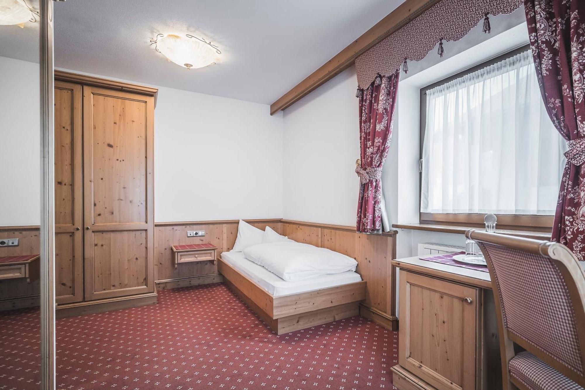 Hotel Alpenblick Sexten Extérieur photo