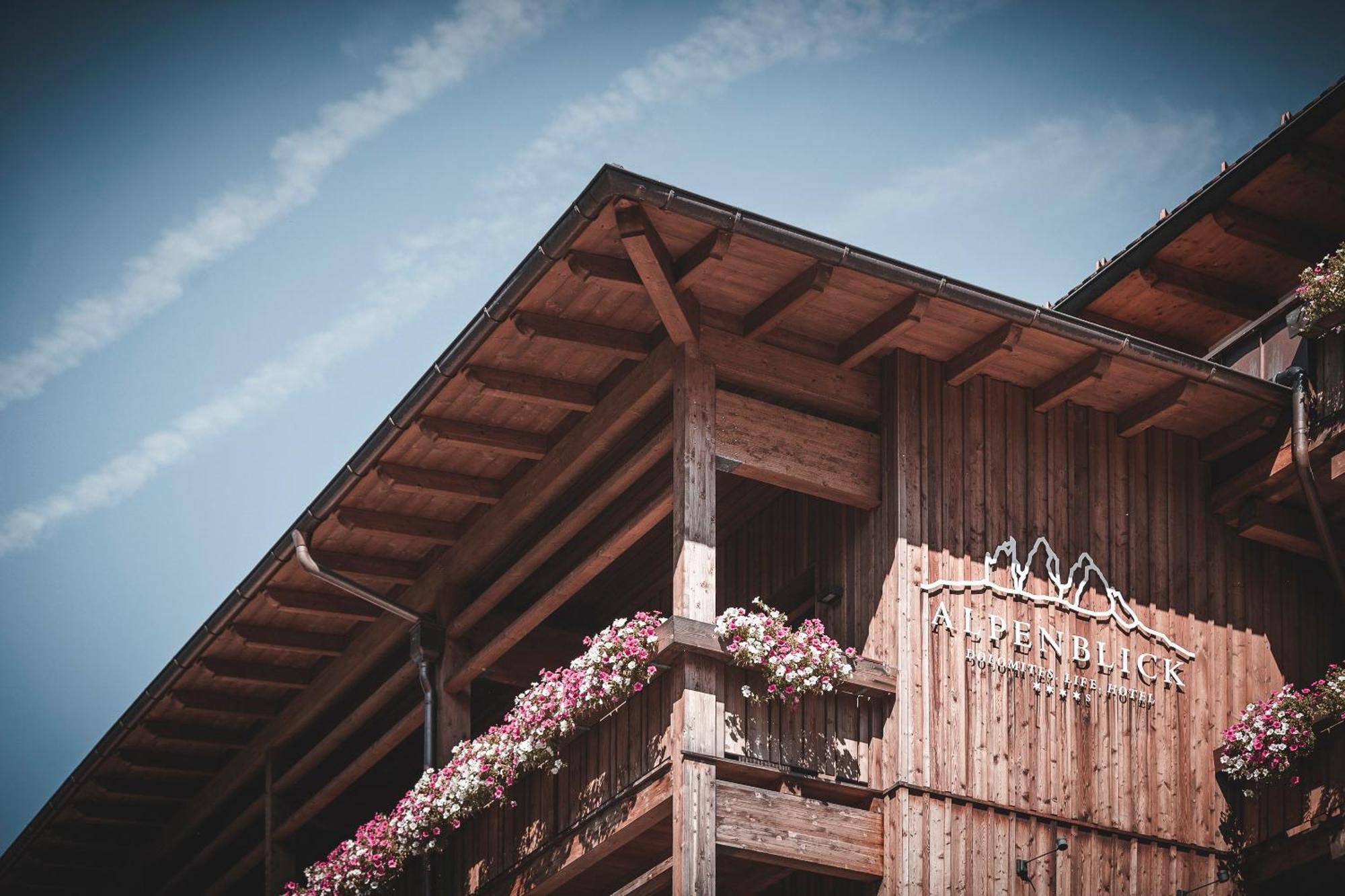 Hotel Alpenblick Sexten Extérieur photo